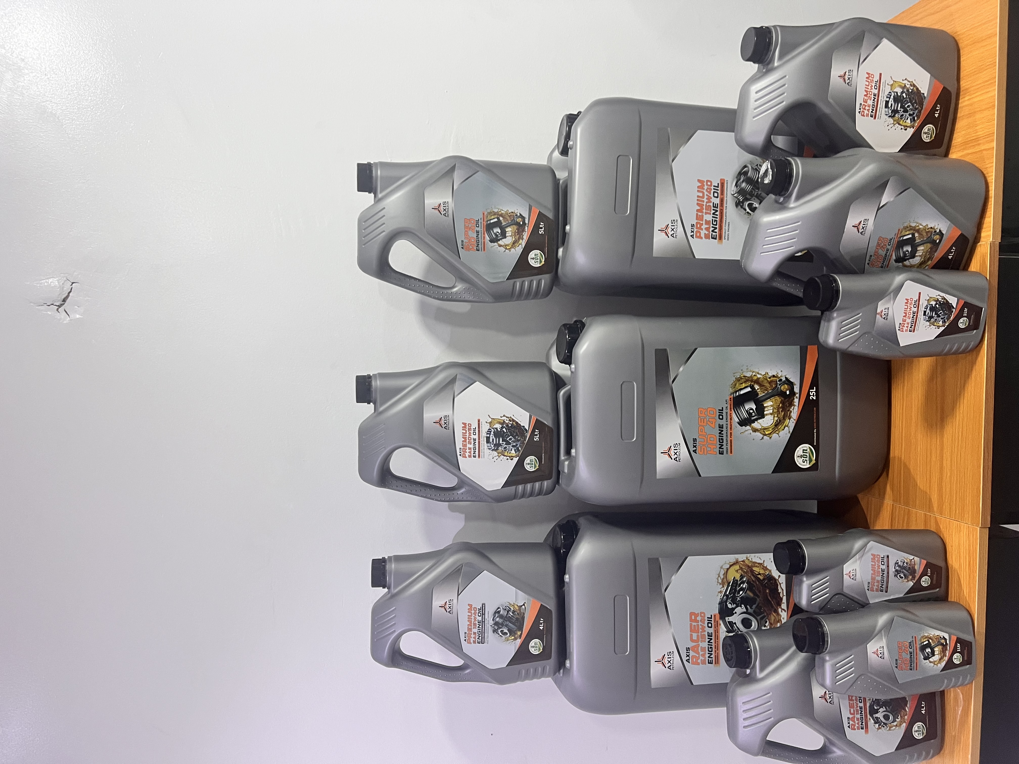 Axis Super HD 40 monograde engine oil container